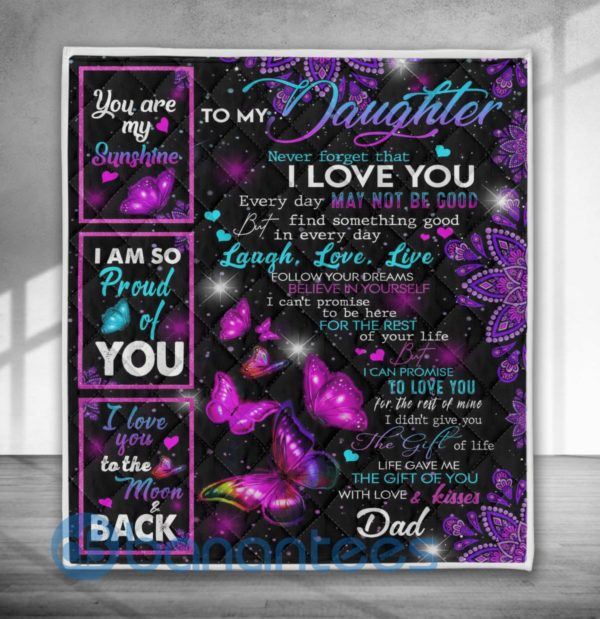 Daughter I Love You To The Moon And Back Quilt Blanket Product Photo