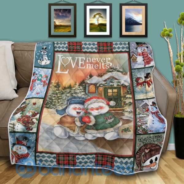 Love Never Melts Snowman Christmas Quilt Blanket Product Photo