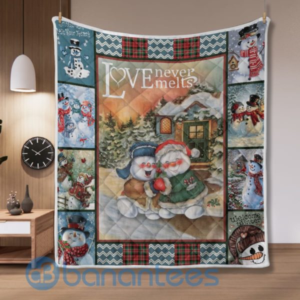 Love Never Melts Snowman Christmas Quilt Blanket Product Photo