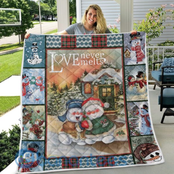 Love Never Melts Snowman Christmas Quilt Blanket Product Photo
