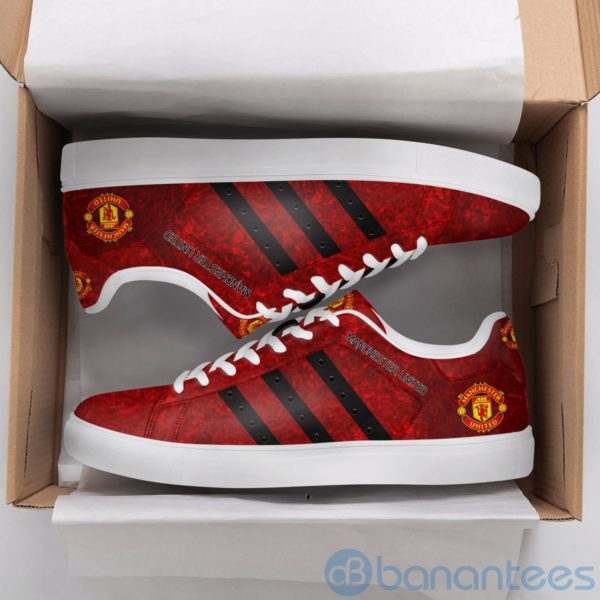Manchester United Fc Black Striped Red Low Top Skate Shoes Product Photo