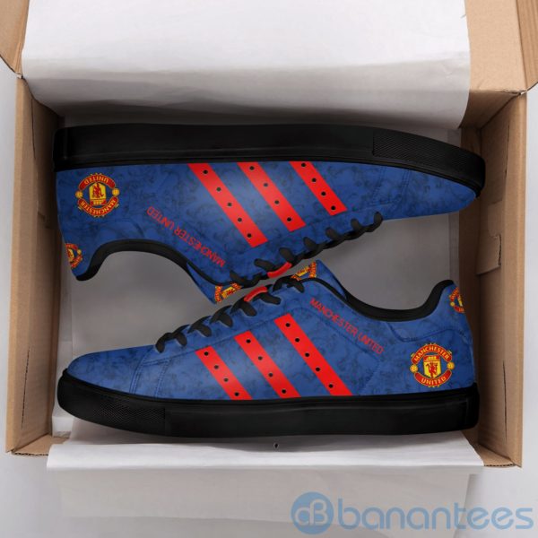 Manchester United Fc Red Striped Low Top Skate Shoes Product Photo