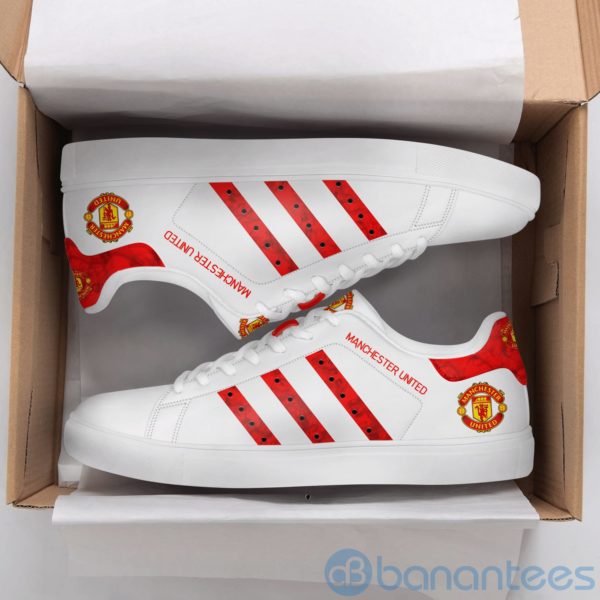 Manchester United Fc Red Stripes White Low Top Skate Shoes Product Photo