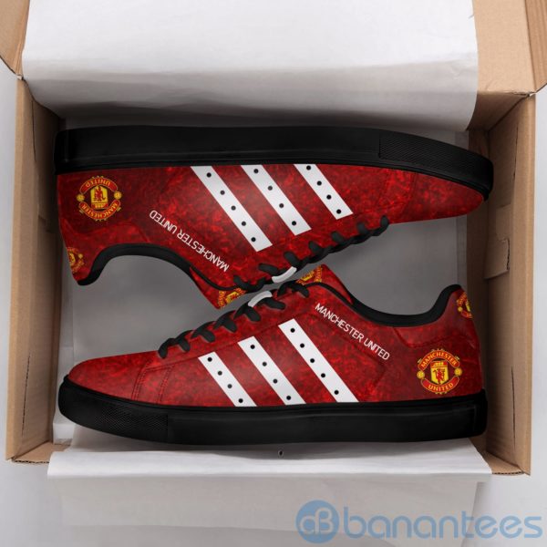 Manchester United Fc White Striped Red Low Top Skate Shoes Product Photo