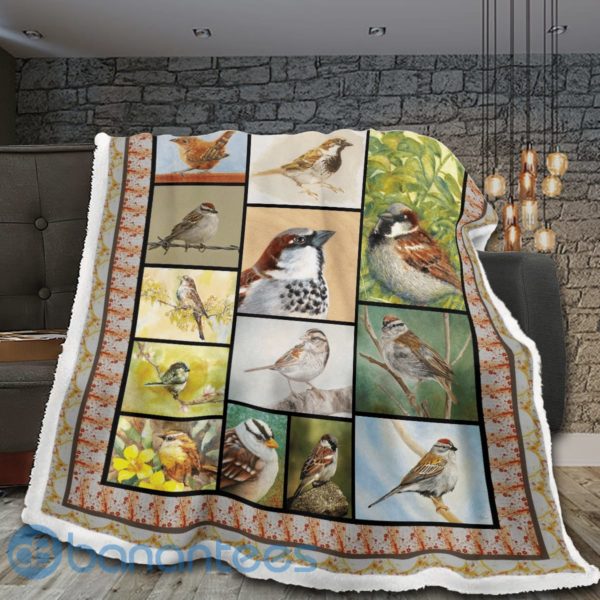 Natural Bird Cute Sherpa Blanket Product Photo