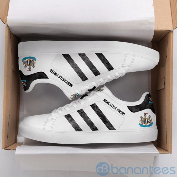 Newcastle United FC Low Top Skate Shoes Product Photo