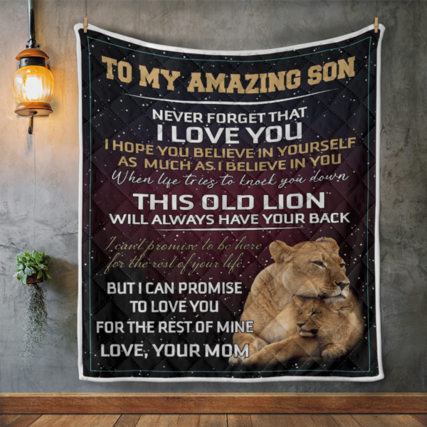 To My Amazing Son Never Forrget That I Love You Lion Blanket Quilt Product Photo