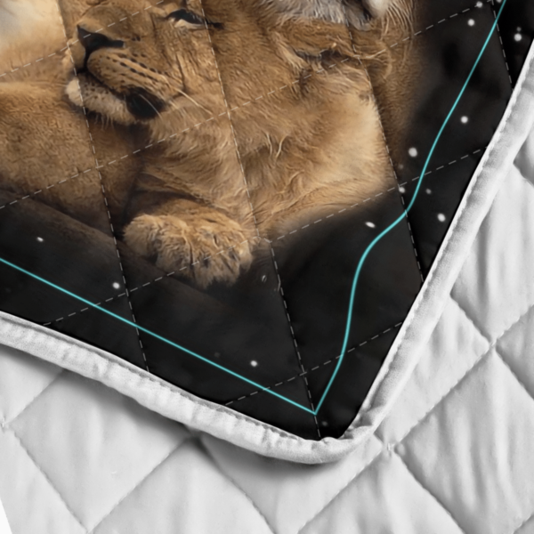 To My Amazing Son Never Forrget That I Love You Lion Blanket Quilt Product Photo