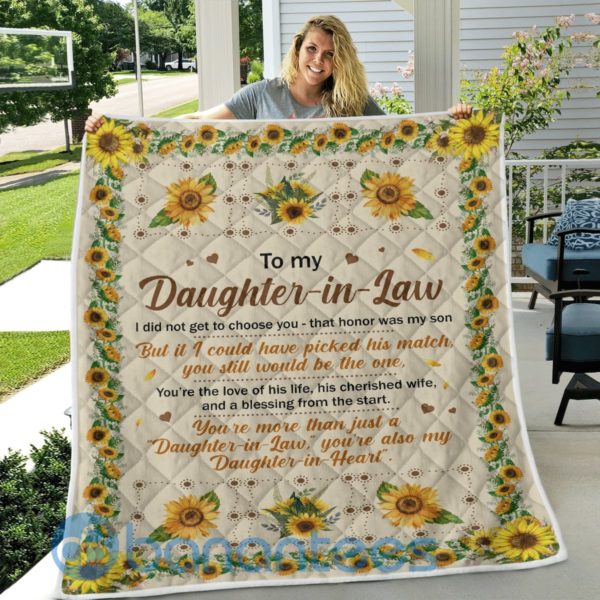To My Daughter In Law You Are Also My Daughter In Heart Sunflower Blanket Quilt Product Photo