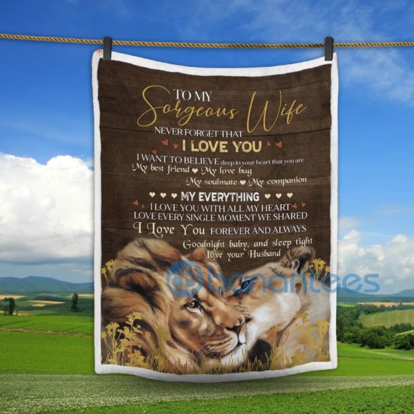 To My Gorgeous Wife Goodnight Baby And Sleep Tight Lion Sherpa Blanket Product Photo