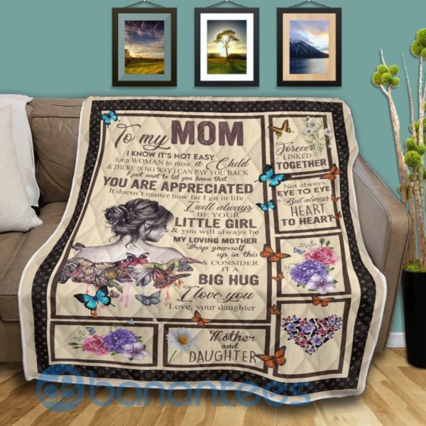 To My Mom A Big Hug I Love You Quilt Blanket Quilt Product Photo