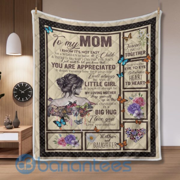 To My Mom A Big Hug I Love You Quilt Blanket Quilt Product Photo