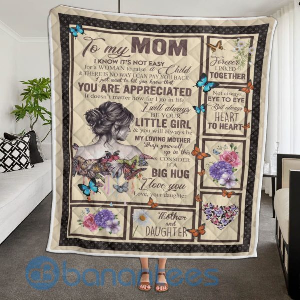 To My Mom A Big Hug I Love You Quilt Blanket Quilt Product Photo