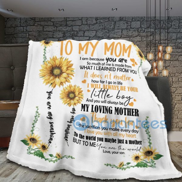 To My Mom You Are The World Sherpa Blanket Product Photo