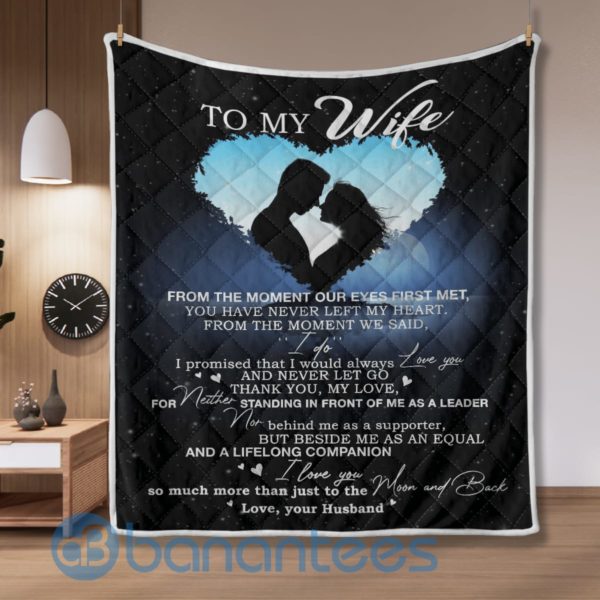 To My Wife I Love You To The Moon And Back Blanket Quilt Product Photo