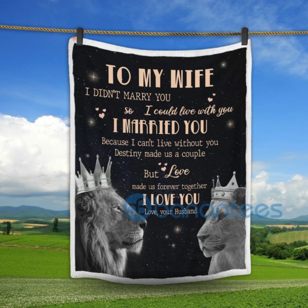 To My Wife Lion Queen And King Sherpa Blanket Product Photo