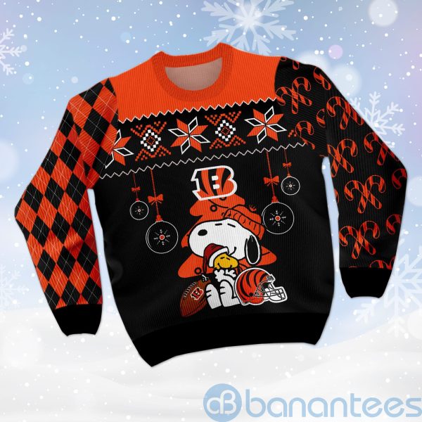 Cincinnati Bengals Funny Charlie Brown Peanuts Snoopy Christmas Tree Ugly Christmas 3D Sweater Product Photo