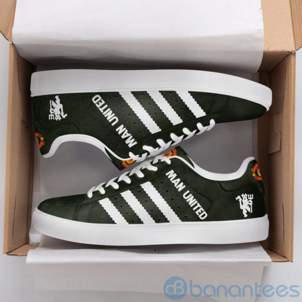 Manchester United White Striped Low Top Skate Shoes Product Photo