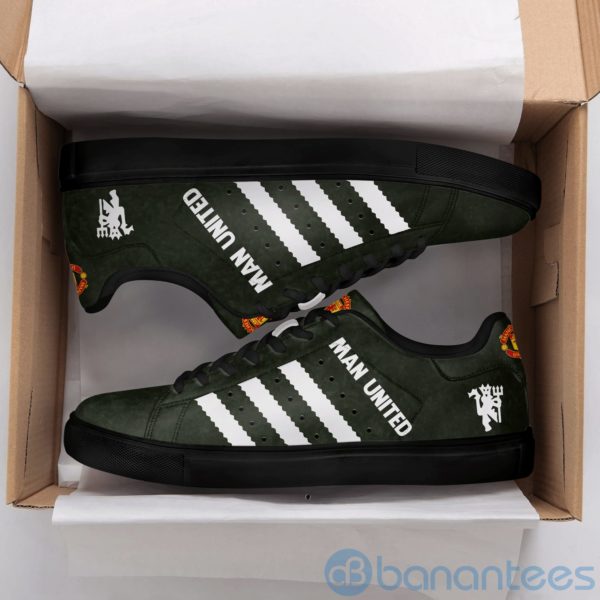 Manchester United White Striped Low Top Skate Shoes Product Photo