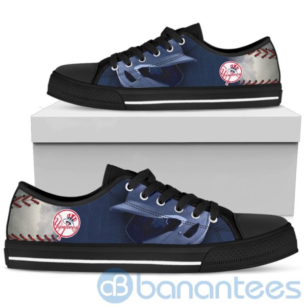 New York Yankees Fans Low Top Shoes Product Photo