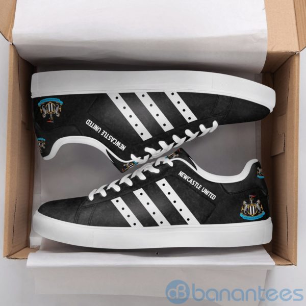 Newcastle United Fc White Striped Black Low Top Skate Shoes Product Photo