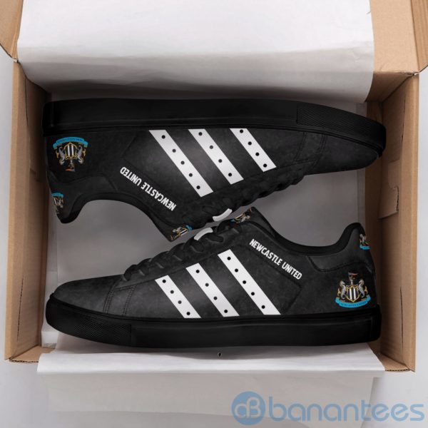 Newcastle United Fc White Striped Black Low Top Skate Shoes Product Photo