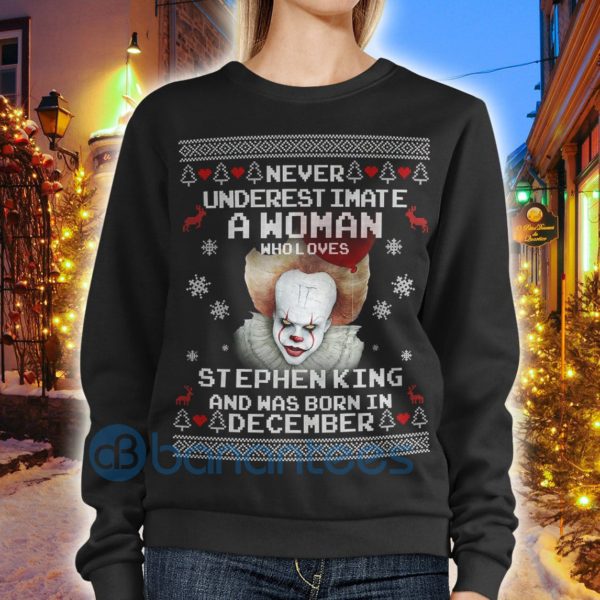 Stephen King Never Underestimate Woman Who Loves Stephen King Sweatshirt Product Photo