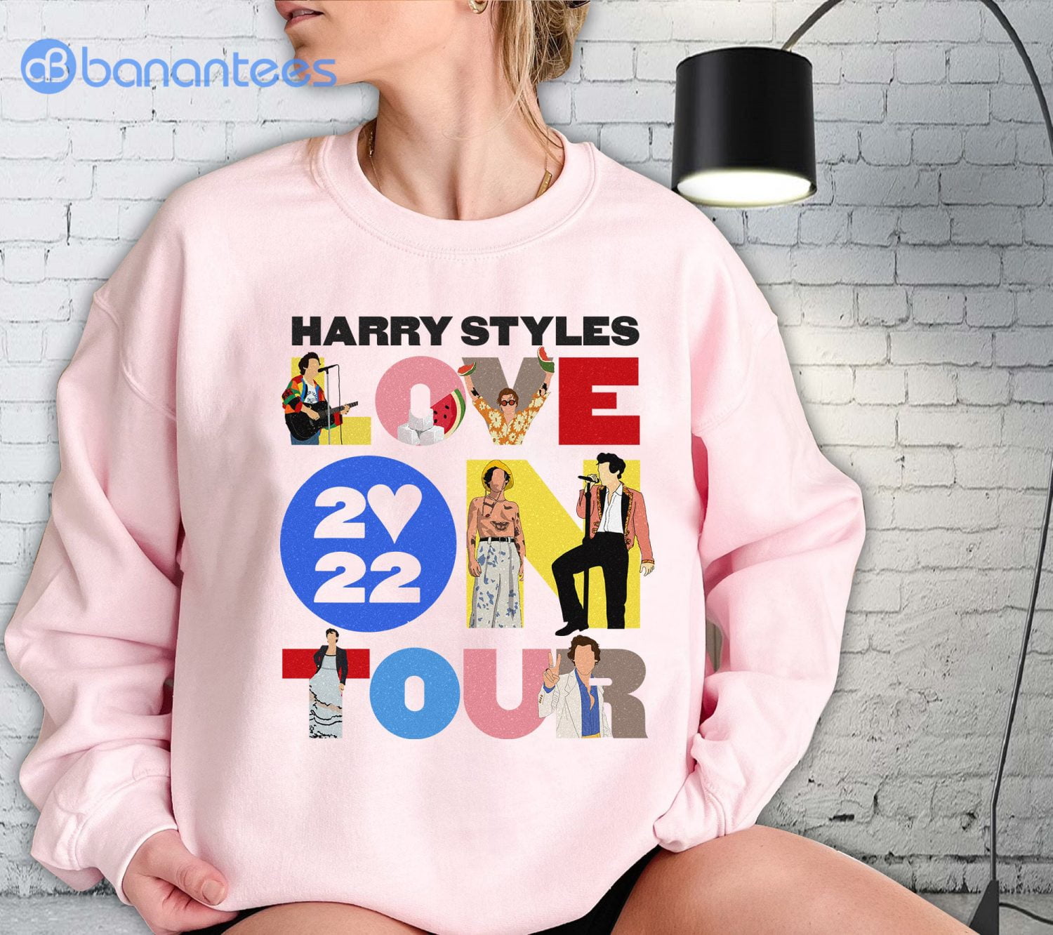 harry-styles-love-on-tour-2022-1647574918.jpg Harry Styles Love On Tour 2022 Unisex Sweatshirt Product Photo