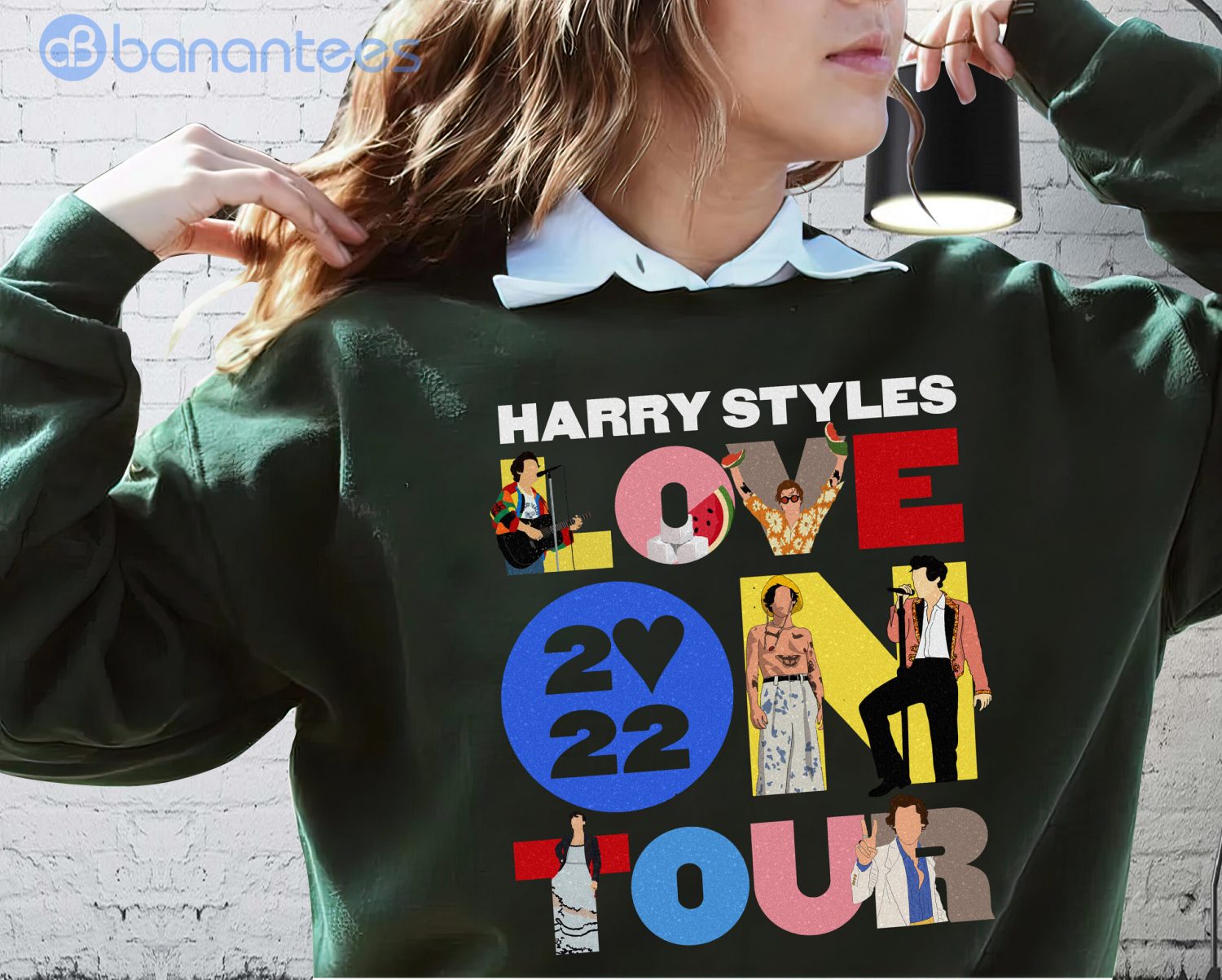 il-fullxfull-3741149036-rxgq-scaled-1.jpg Harry Styles Love On Tour 2022 Unisex Sweatshirt Product Photo
