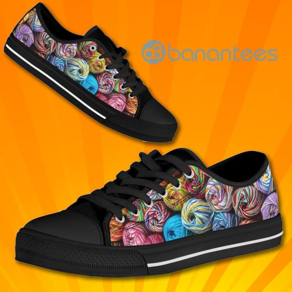 Loving Crochet Background Low Top Canvas Shoes Product Photo