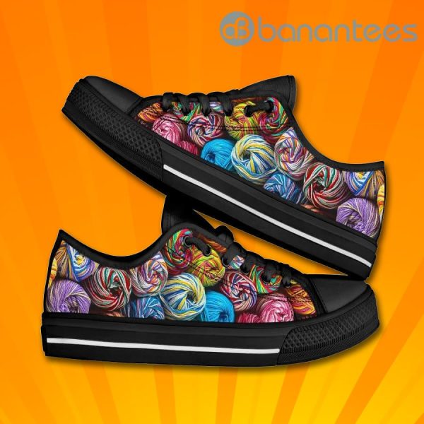 Loving Crochet Background Low Top Canvas Shoes Product Photo