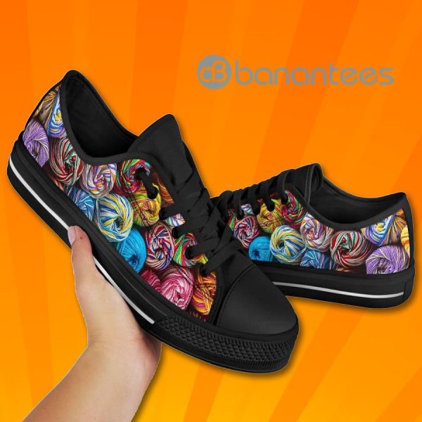 Loving Crochet Background Low Top Canvas Shoes Product Photo