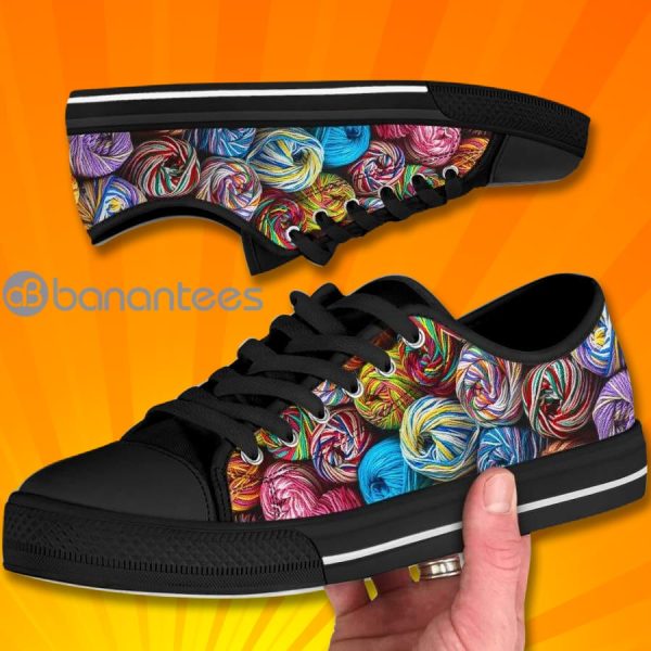 Loving Crochet Background Low Top Canvas Shoes Product Photo