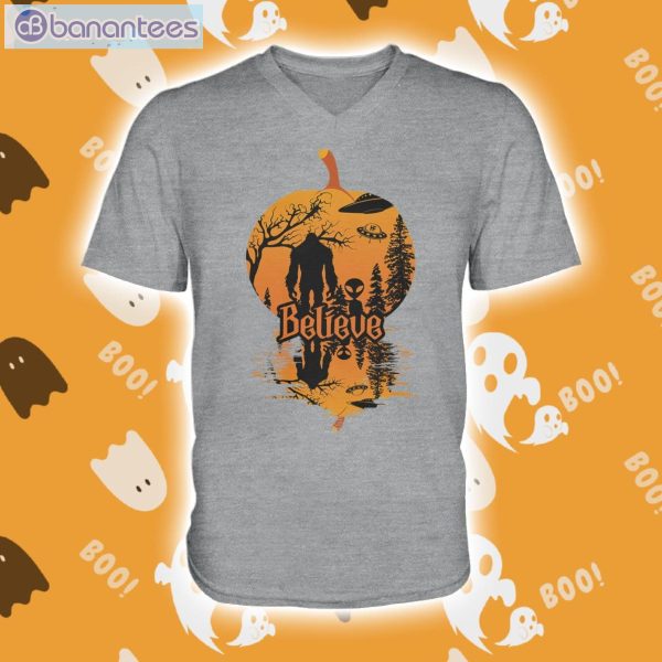 Halloween Believe Bf Alien Men V-Neck T-Shirt Product Photo 4