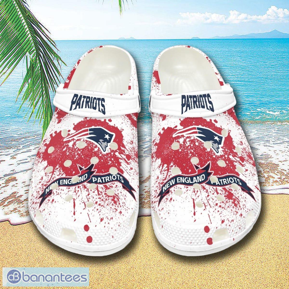 Patriots crocs best sale for adults