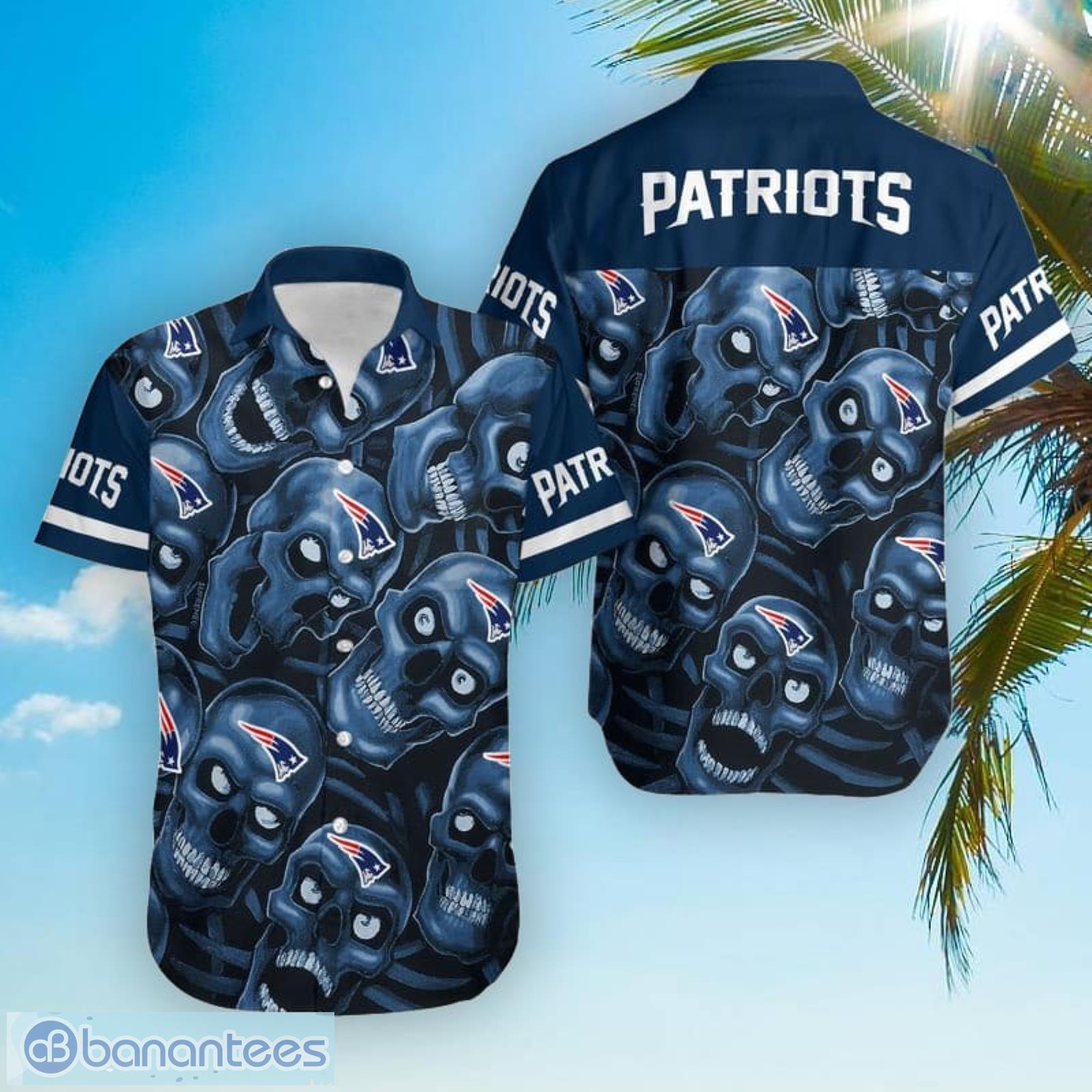 New England Patriots Floral Summer Gift Hawaiian Shirt And Shorts -  Banantees