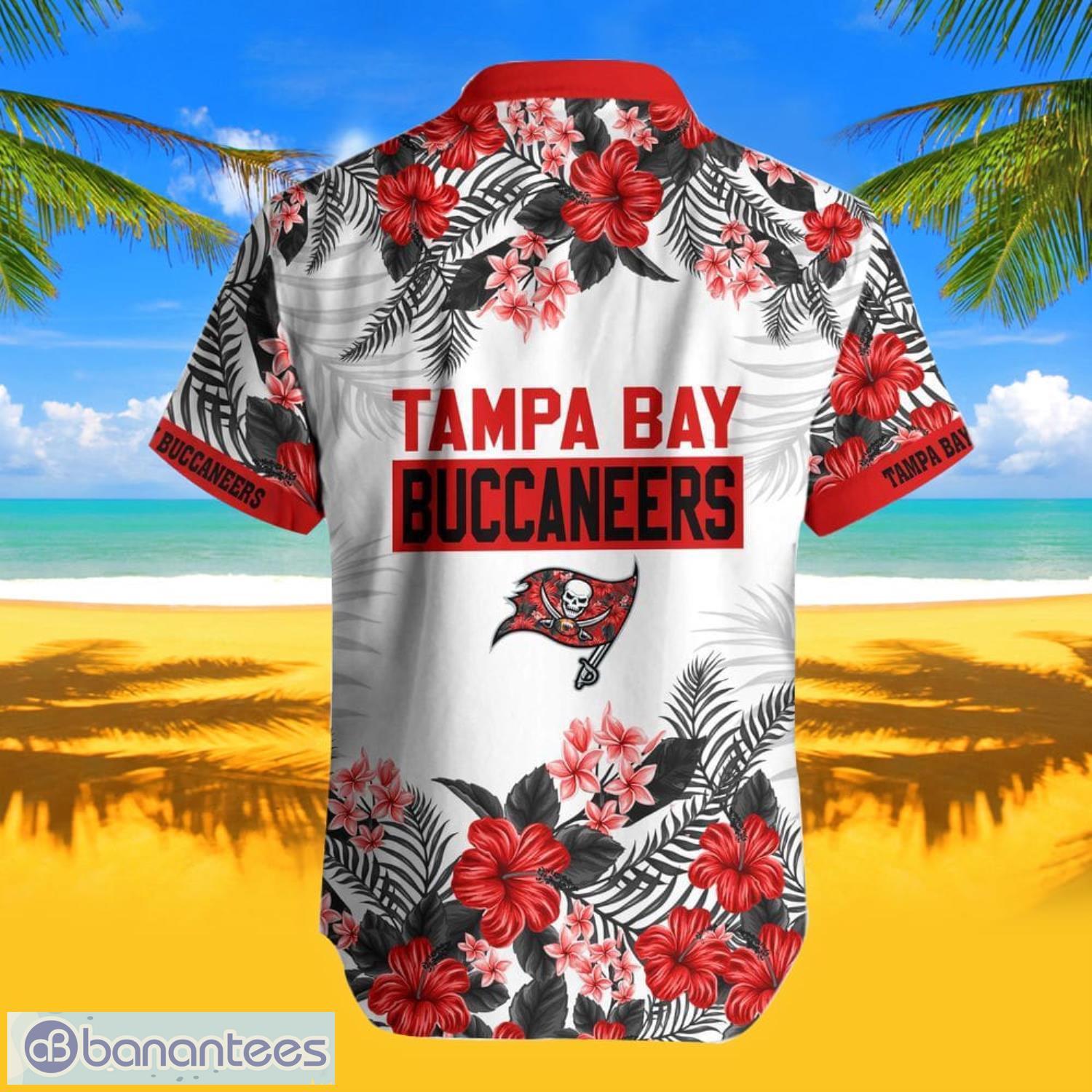 Personalized Tampa Bay Buccaneers Regular Fit Summer Hawaiian Shirt And  Shorts - Banantees