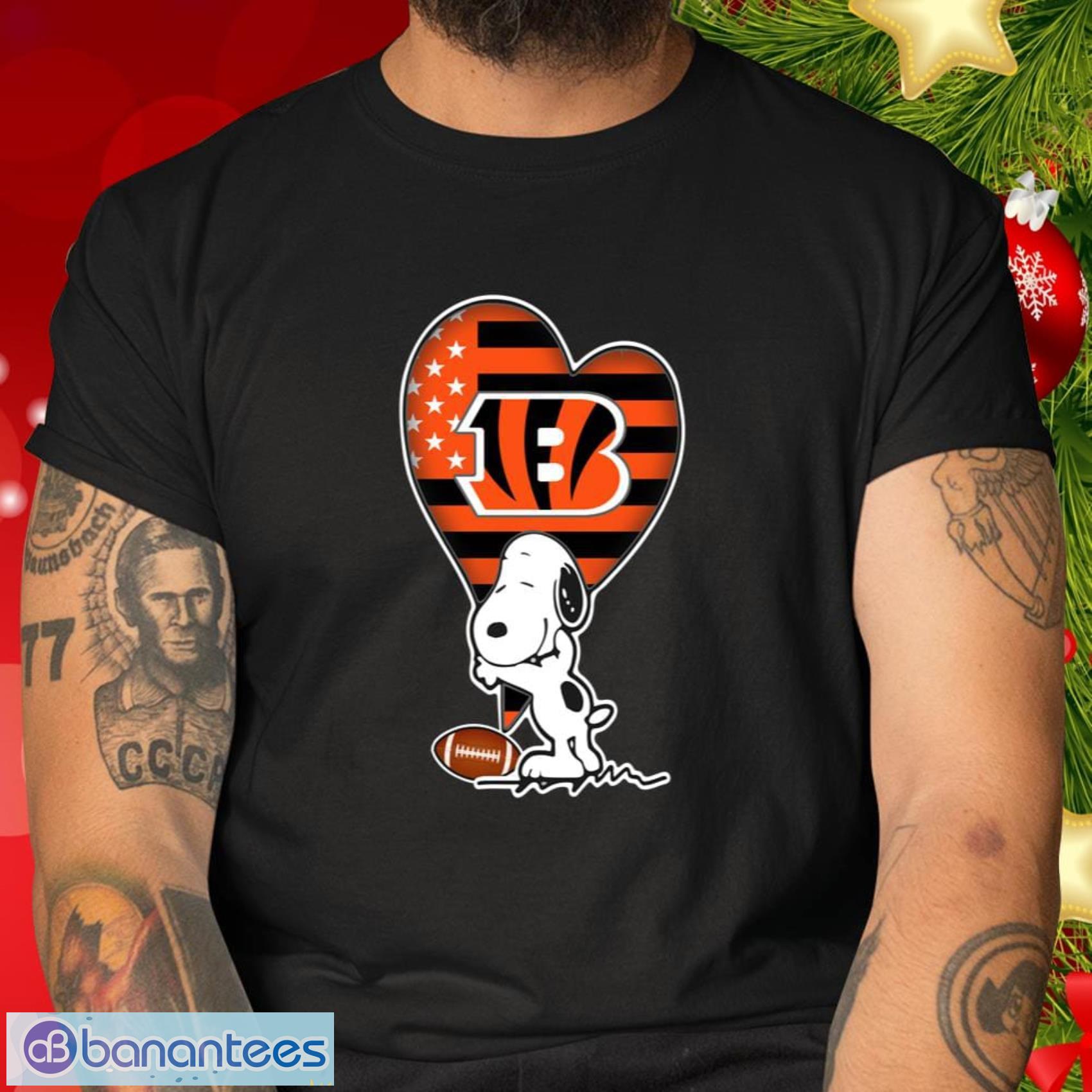 Cincinnati Bengals NFL Football The Peanuts Movie Adorable Snoopy T Shirt -  Banantees