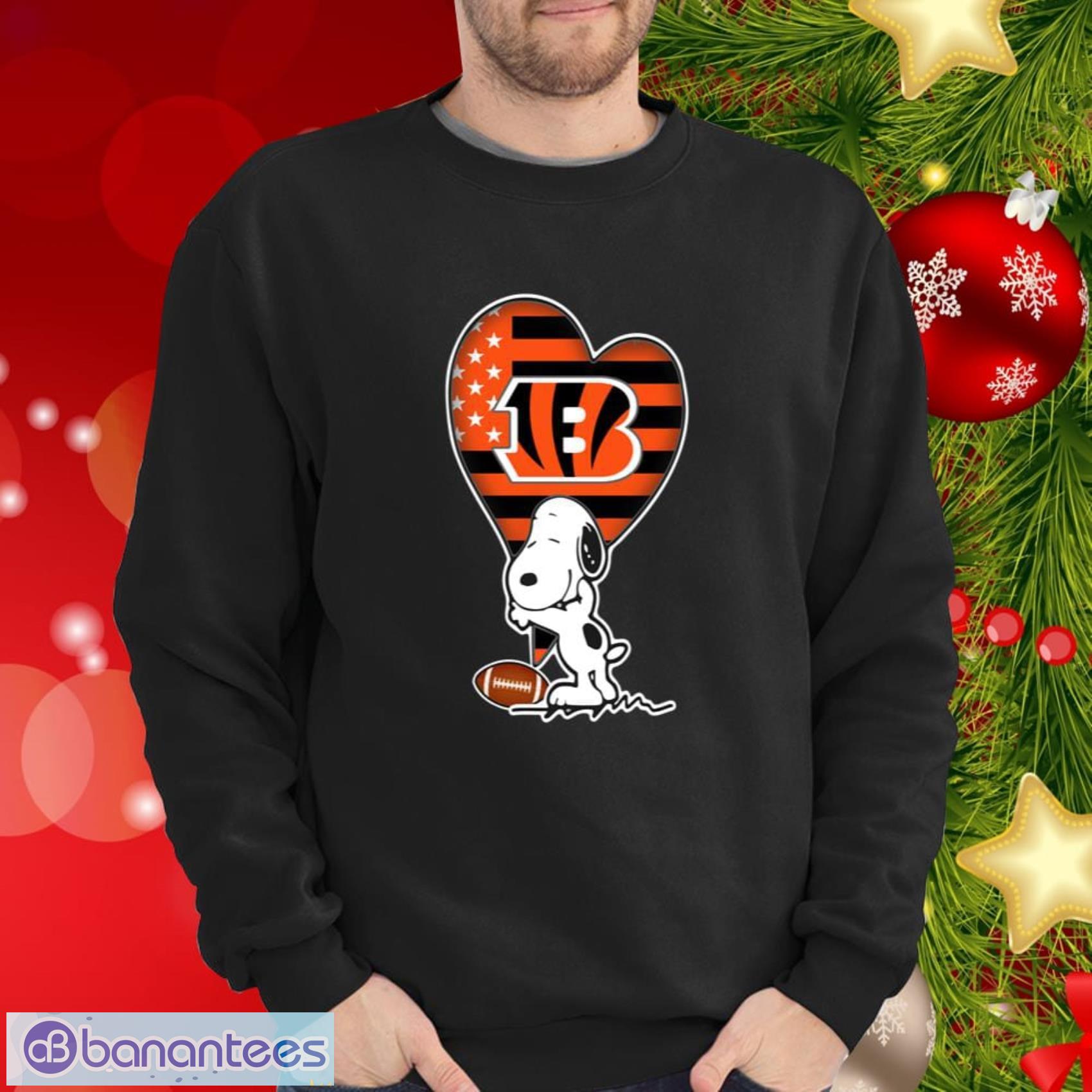 Cincinnati Bengals NFL Football The Peanuts Movie Adorable Snoopy T Shirt -  Banantees