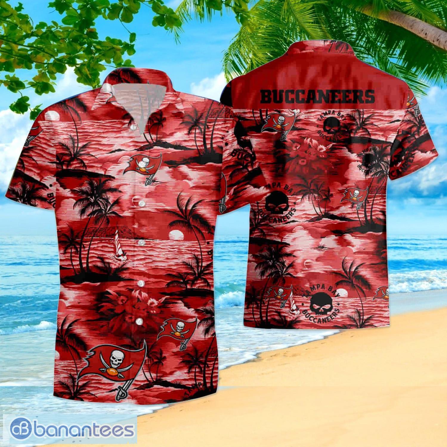 Tampa Bay Buccaneers Hawaiian Jungle Skull NFL Beach Summer Men