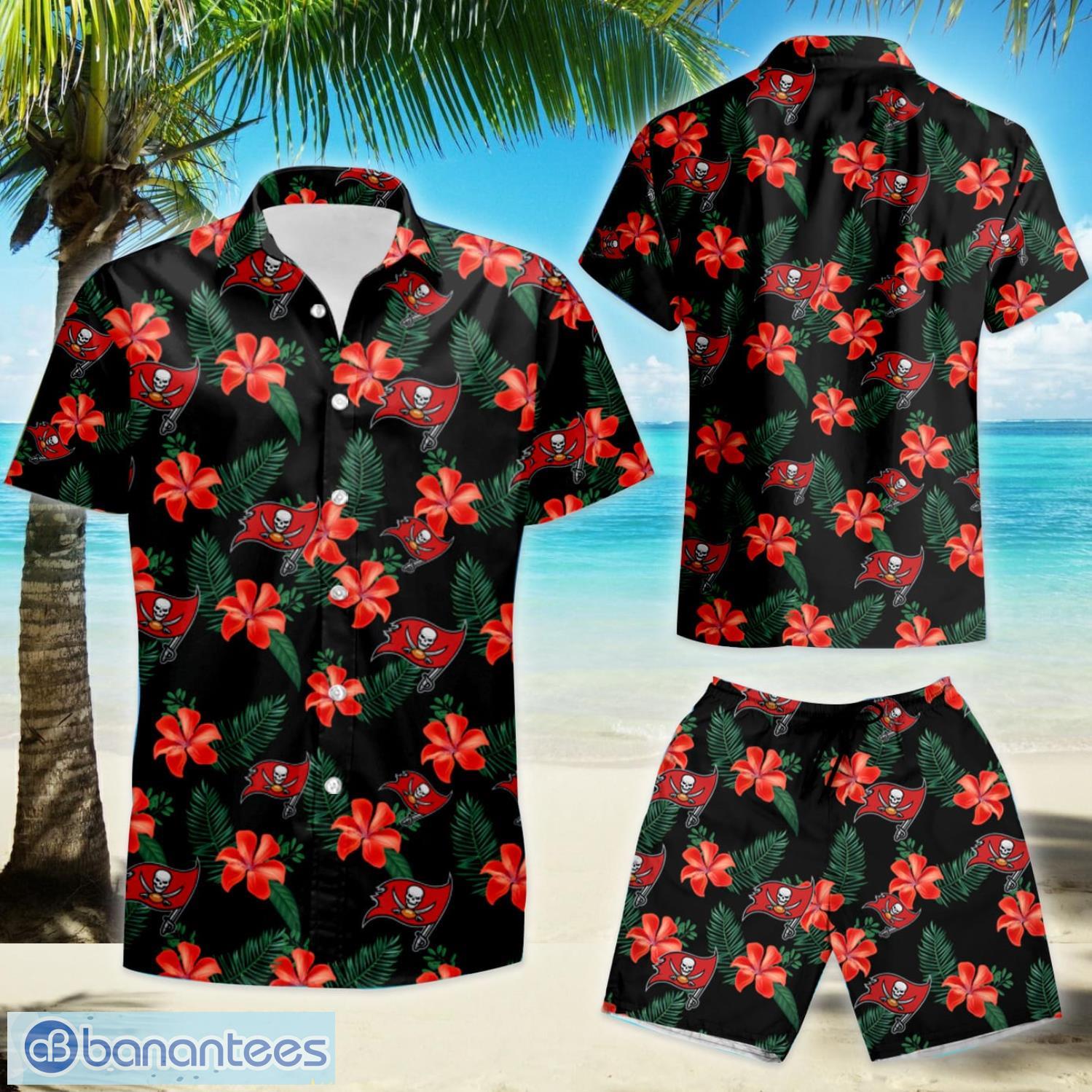 Tampa Bay Buccaneers Beach Shirt Men And Women Gift Hawaiian Shirt