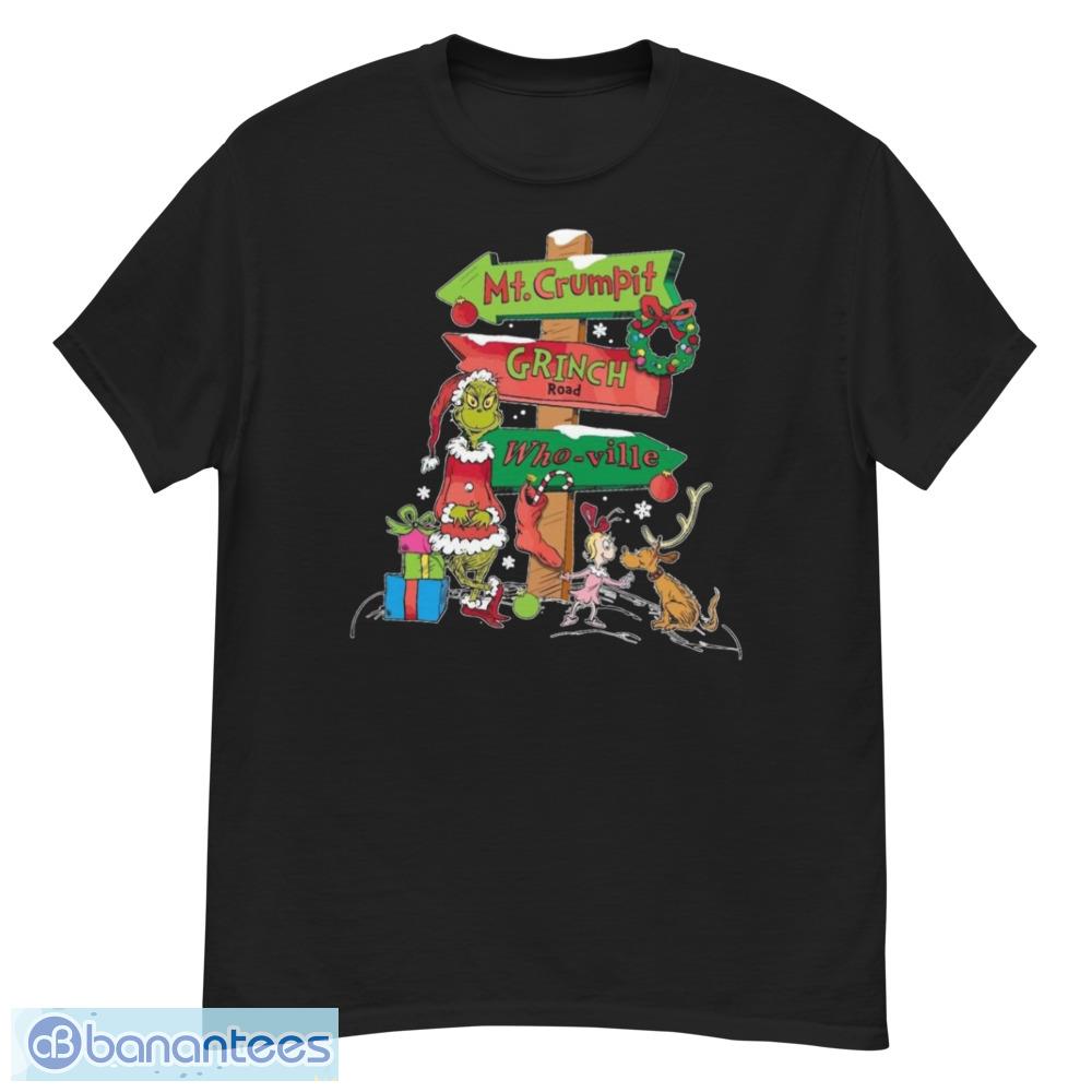 Grinch Road Christmas Family Sweatshirt Mt. Crumpit Shirt - G500 Men’s Classic T-Shirt