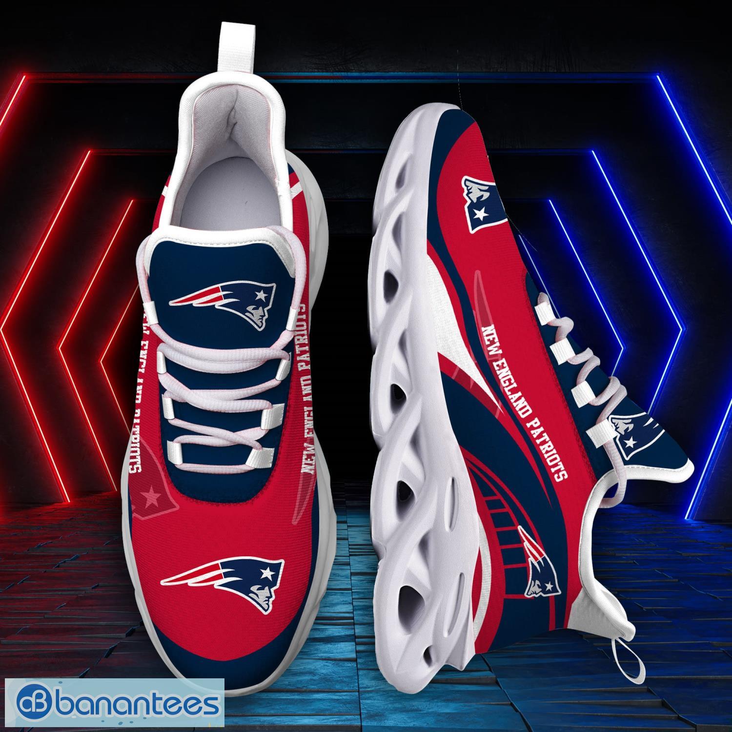New England Patriots Sneakers Max Soul Sneakers Sport Gift For Men And Women - New England Patriots Sneakers Max Soul Trending Summer 51190_4
