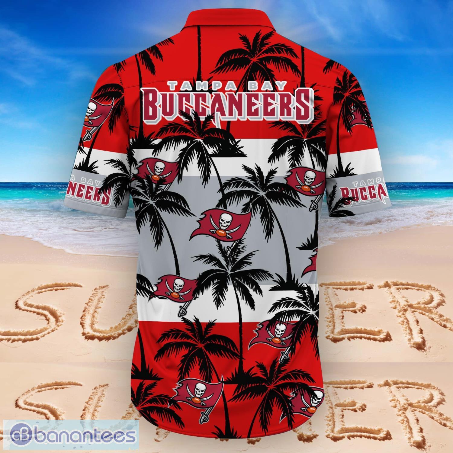 Personalized Tampa Bay Buccaneers Regular Fit Summer Hawaiian Shirt And  Shorts - Banantees