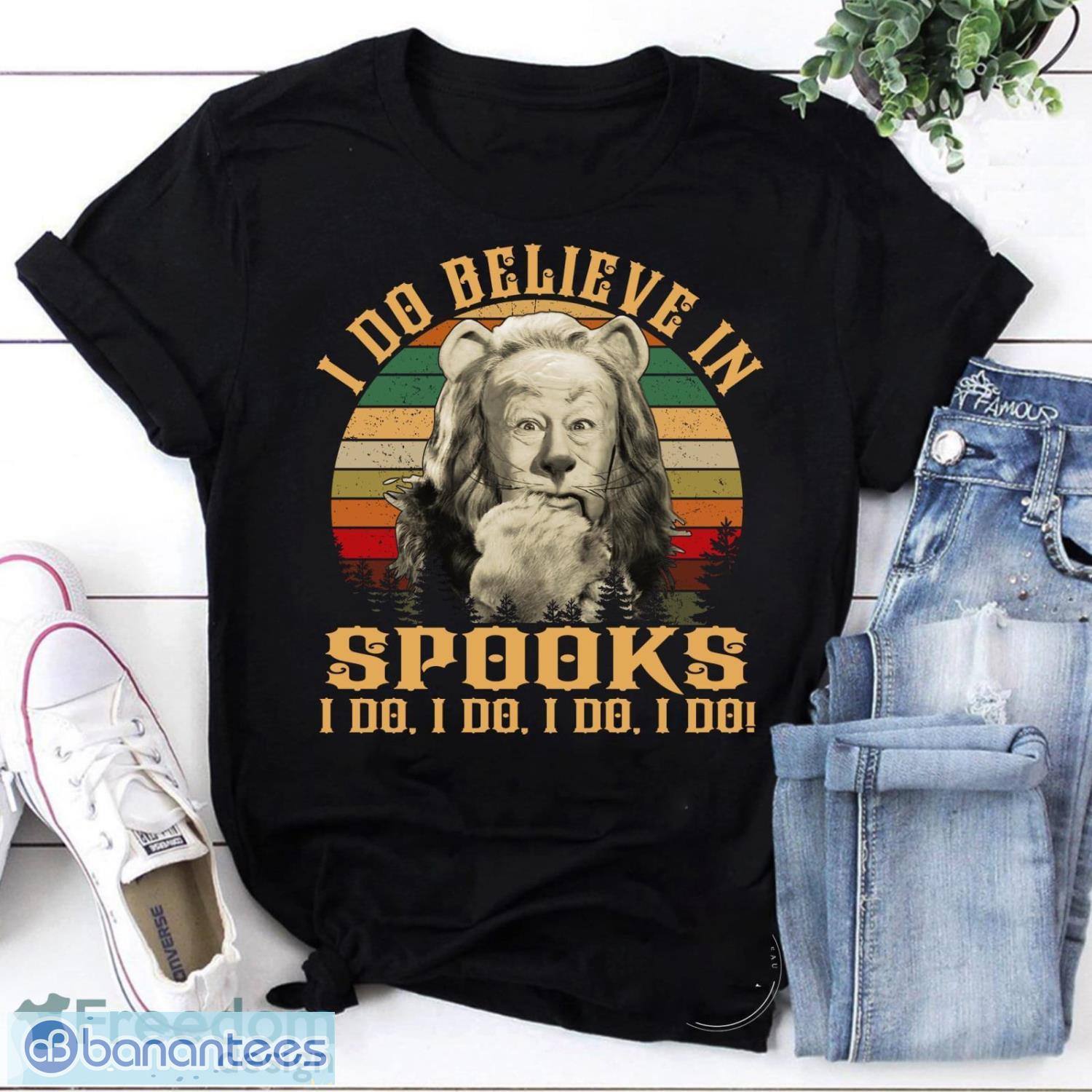 The Cowardly Lion I Do Believe In Spooks Vintage T-Shirt, The Wizard of Oz Shirt, The Wizard of Oz Movies Shirt Product Photo 1