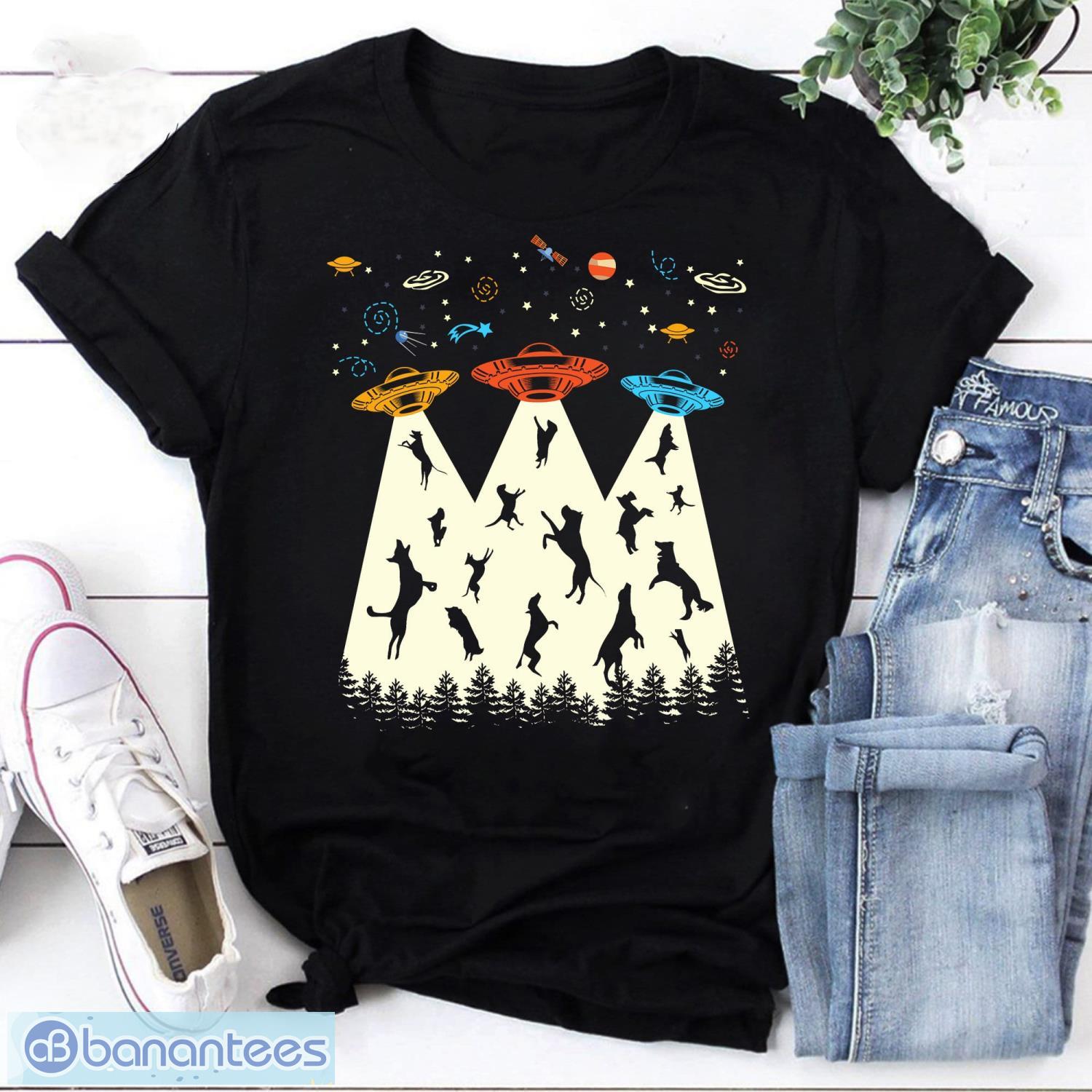 Vintage Dog Alien Abduction Shirt Retro Ufo Funny Dogs T-Shirt, Dog Alien Shirt, Funny Dogs Alien Shirt Product Photo 1