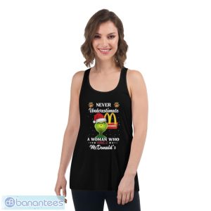 Santa Grinch Never Underestimate A Woman Who Works At Mcdonald’s Christmas Shirt - Women's Flowy Racerback Tank