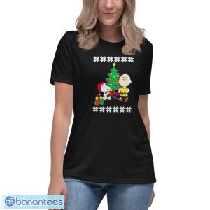 Holiday Presents Peanuts Snoopy Christmas 2023 Sweatshirt - Women's Relaxed Short Sleeve Jersey Tee
