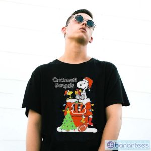 Ix0SLQ4p christmas snoopy cincinnati bengals shirt 2 300x300 image Christmas Snoopy Cincinnati Bengals Shirt - G500 Gildan T-Shirt