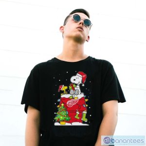 Snoopy And Woodstock Detroit Red Wings Merry Christmas sweater - G500 Gildan T-Shirt